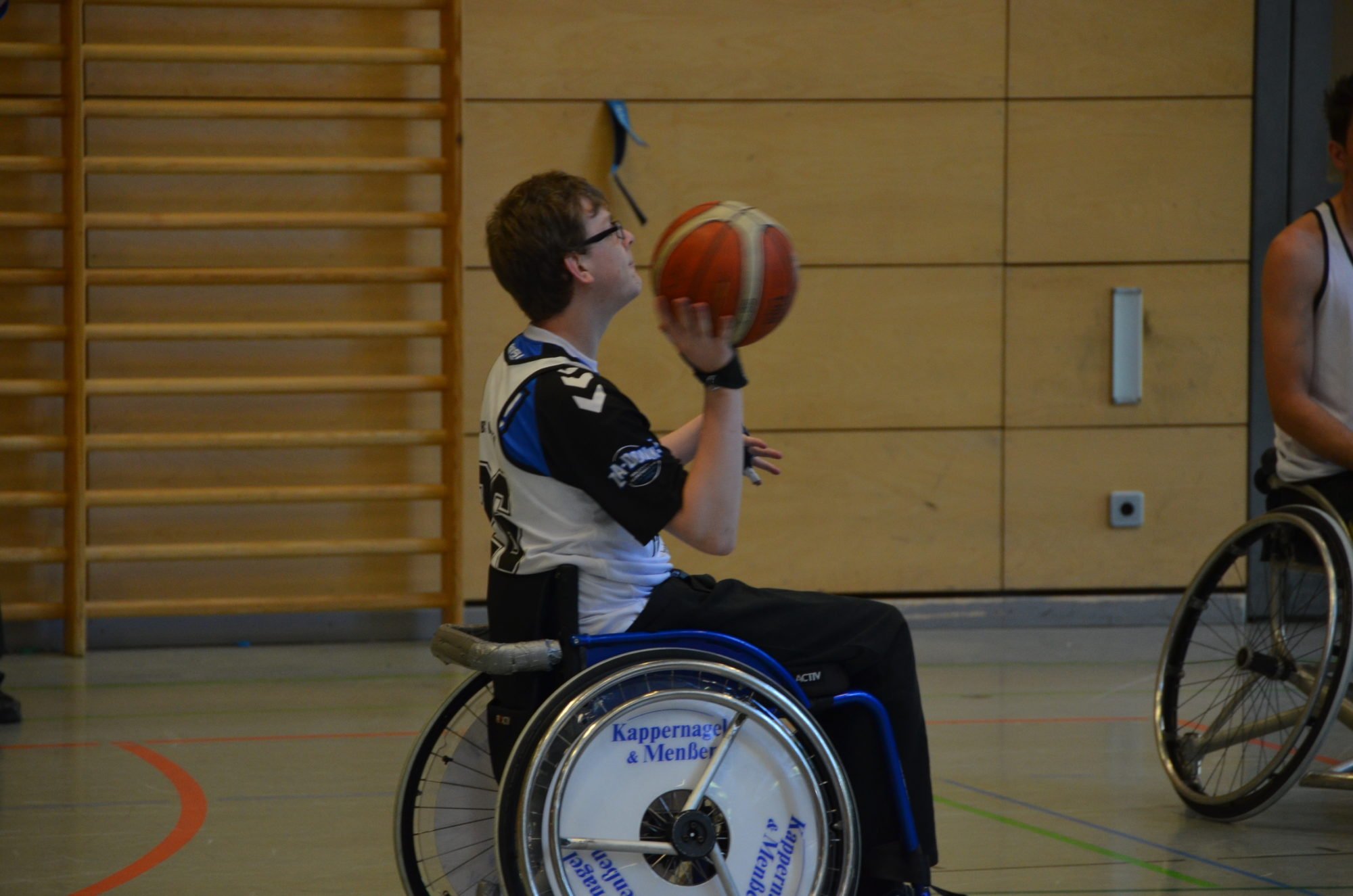 Ein Spieler beim Freiwurf.
