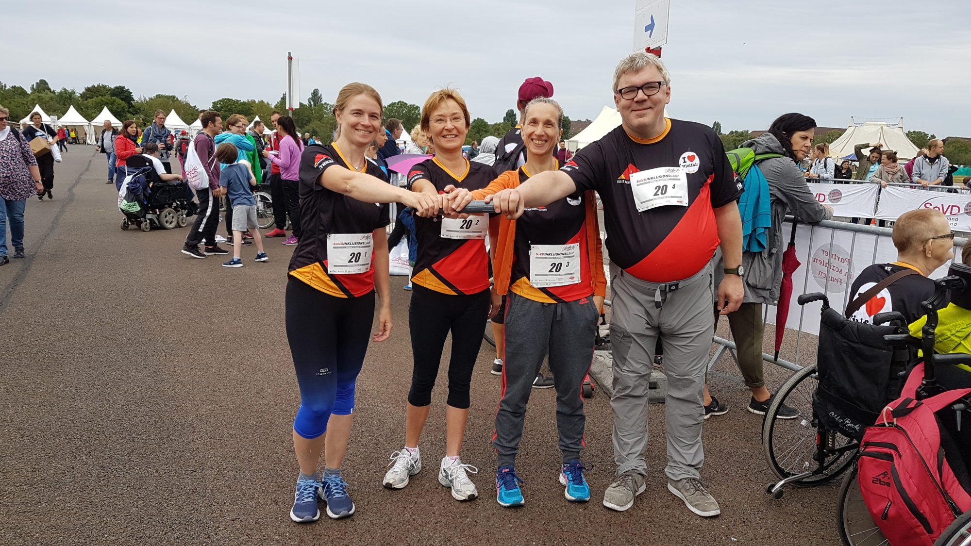 Eine unserer Staffeln beim Gruppenfoto.