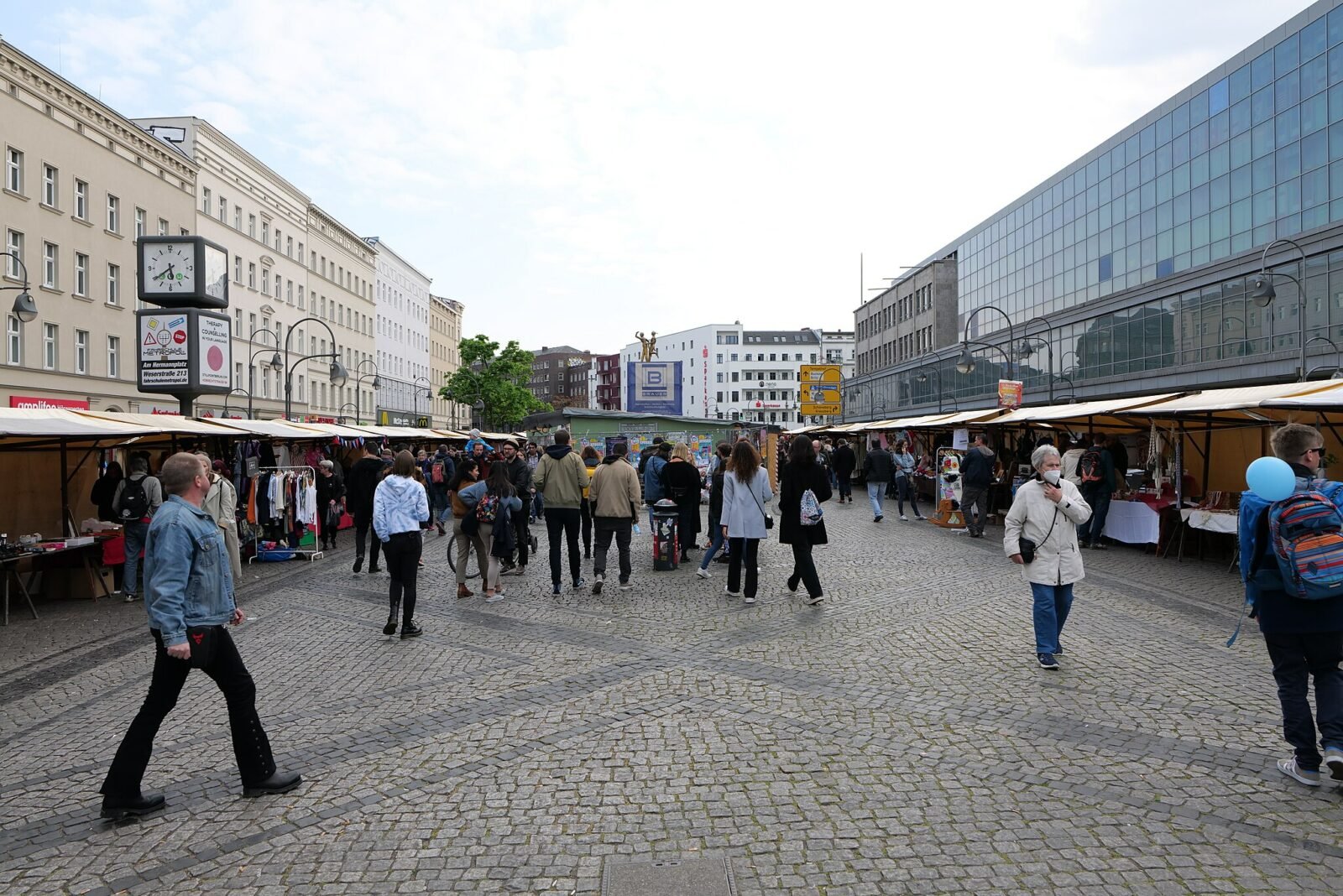 Blick auf den Hermannplatz im Norden von Neukölln.