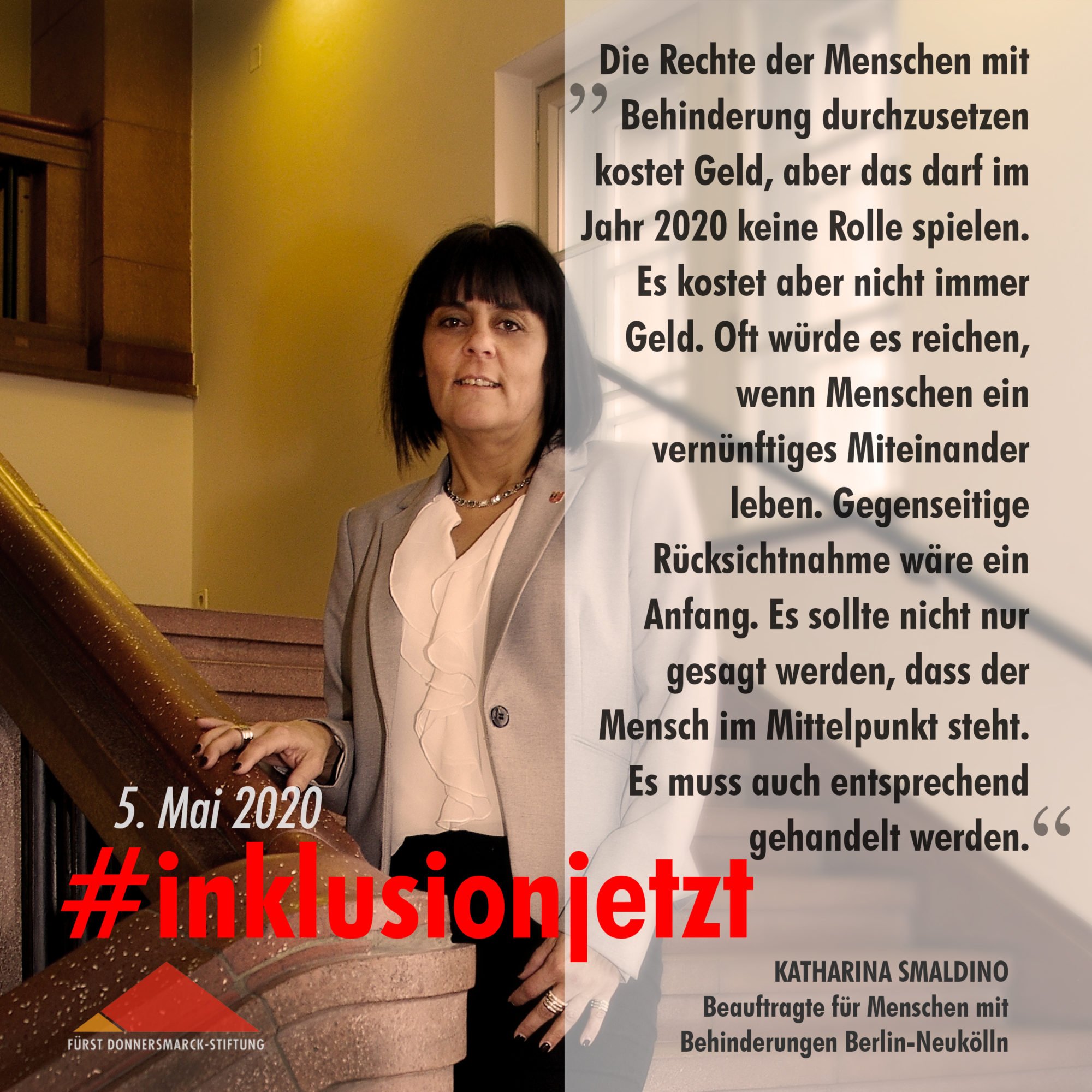 Text: Es kostet aber nicht immer Geld. Oft würde es reichen, wenn Menschen ein vernünftiges Miteinander leben. Gegenseitige Rücksichtnahme wäre ein Anfang. Es sollte nicht nur gesagt werden, dass der Mensch im Mittelpunkt steht. Es muss auch entsprechend gehandelt werden.
