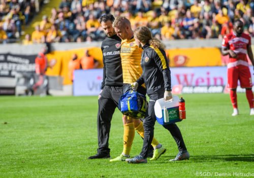 Onays Al-Sadi, Mannschaftsarzt bei Dynamo Dresden, im Einsatz.
