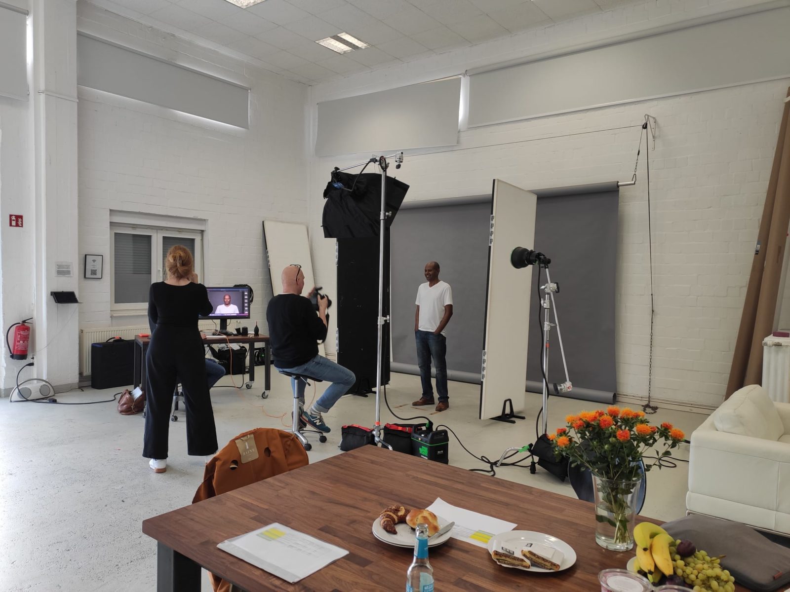 Hinter den Kulissen: Zu sehen ist ein Fotoshooting zu der Kampagne.
