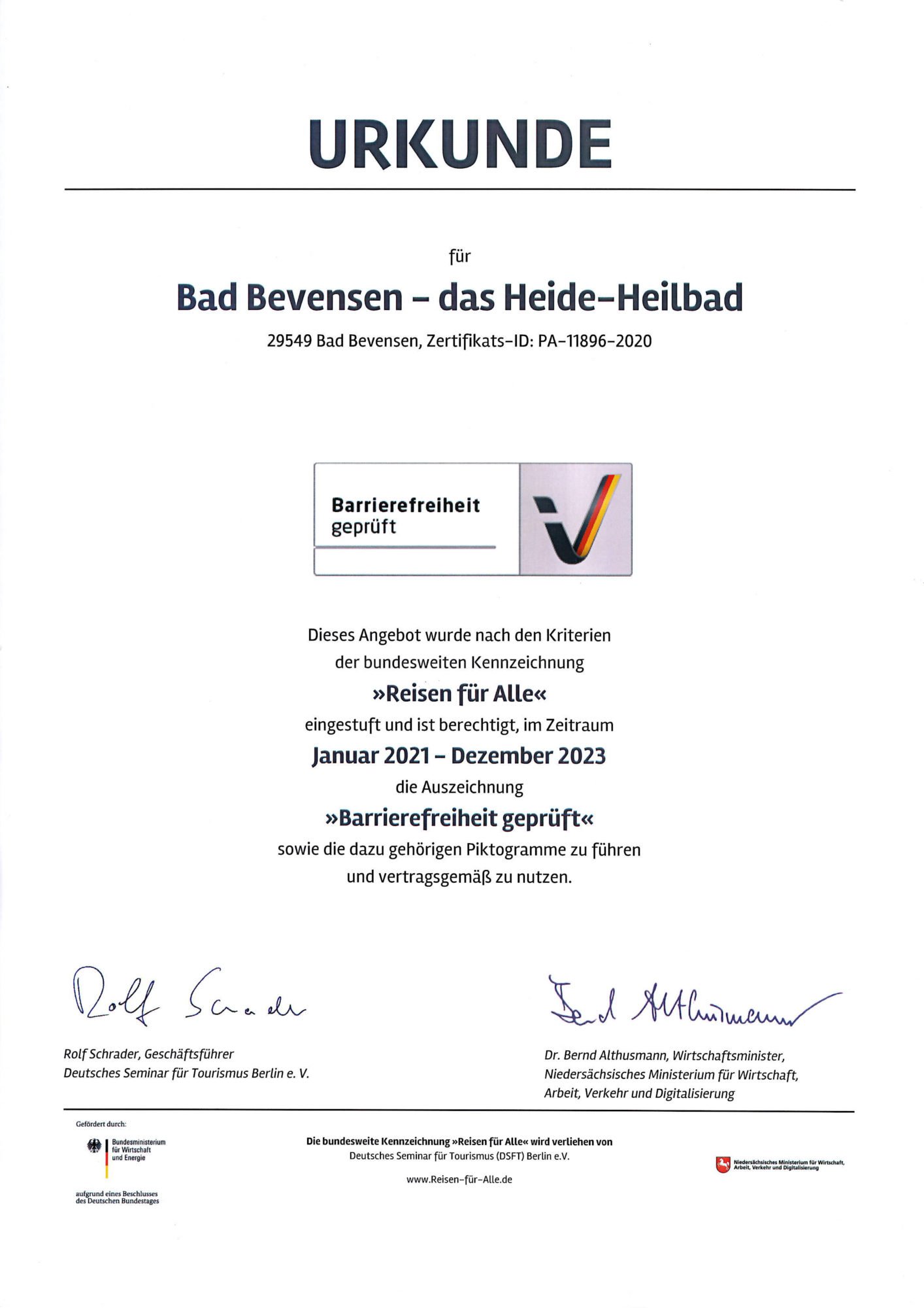 Die Urkunde für die Stadt Bad Bevensen mit dem Zertifikat "Reisen für Alle".