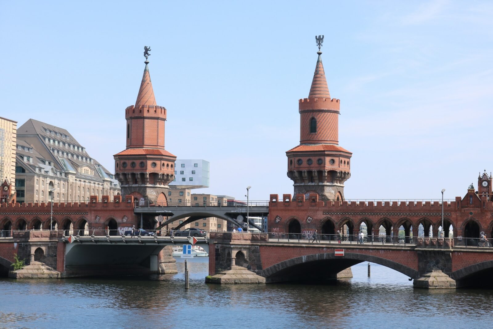 Die Oberbraumbrücke zwischen den Bezirken Friedrichshain und Kreuzberg.