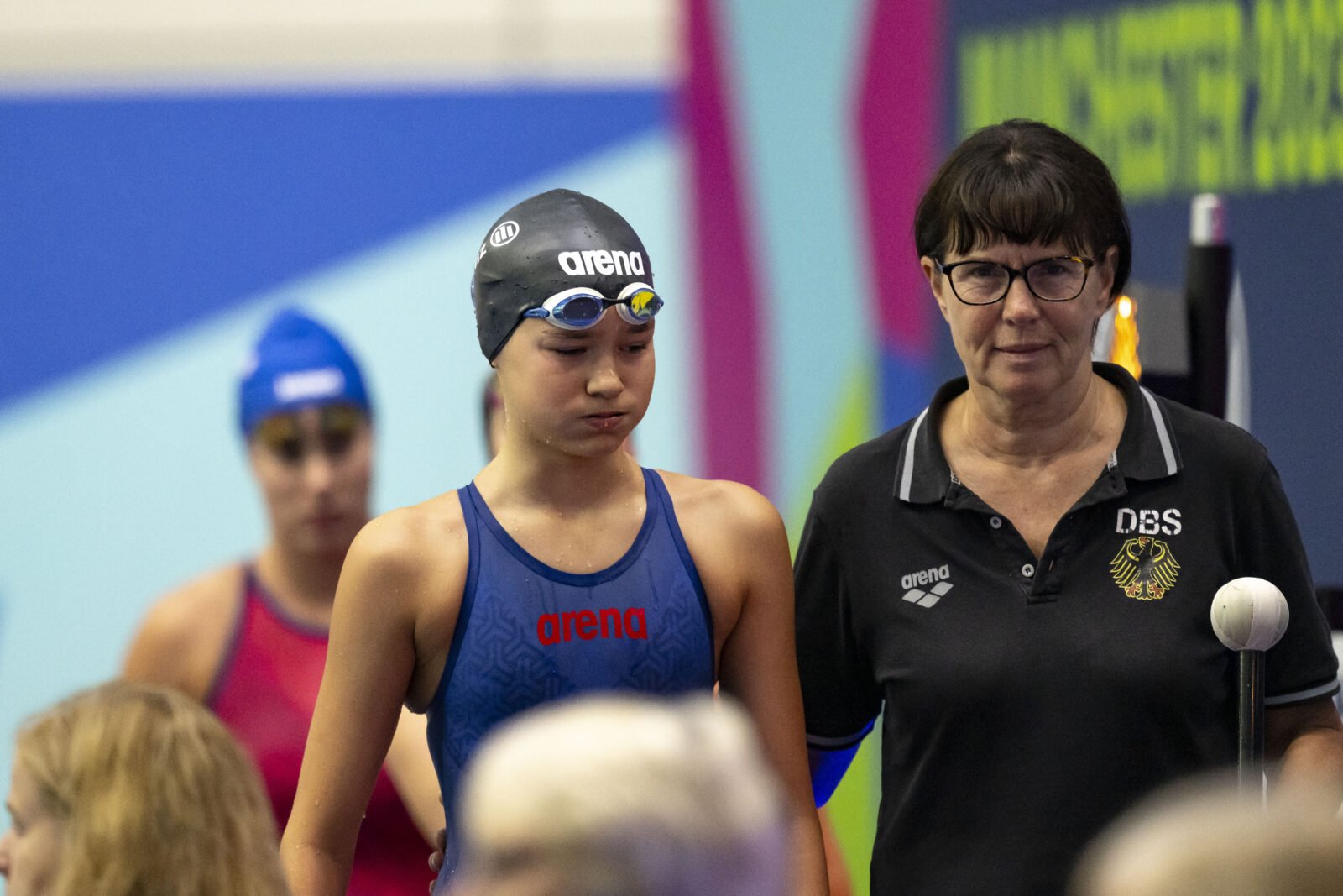 Justin Kaps mit Ute Schinkitz vom Berliner Schwimmteam in Manchester bei den Allianz Para Swimming World Championships 2023.